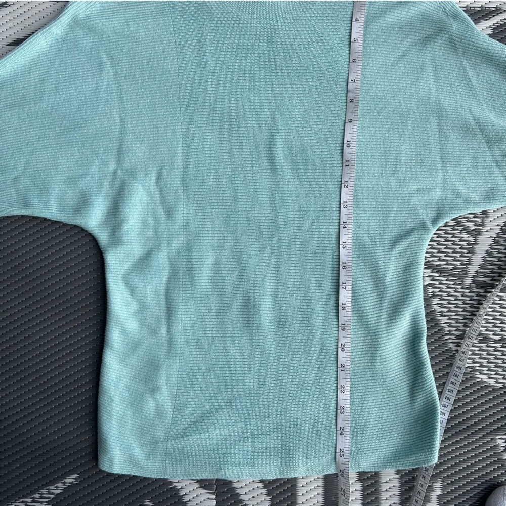 Tommy Bahama Women’s Bonita Boatneck Dolman Sleeve Aqua Sweater Size S - Picture 6 of 8